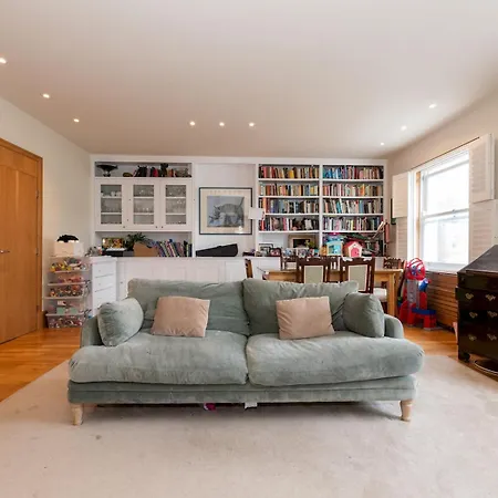 Charming Family-Friendly 3Bedroom In Belsize Park Pass The Keys